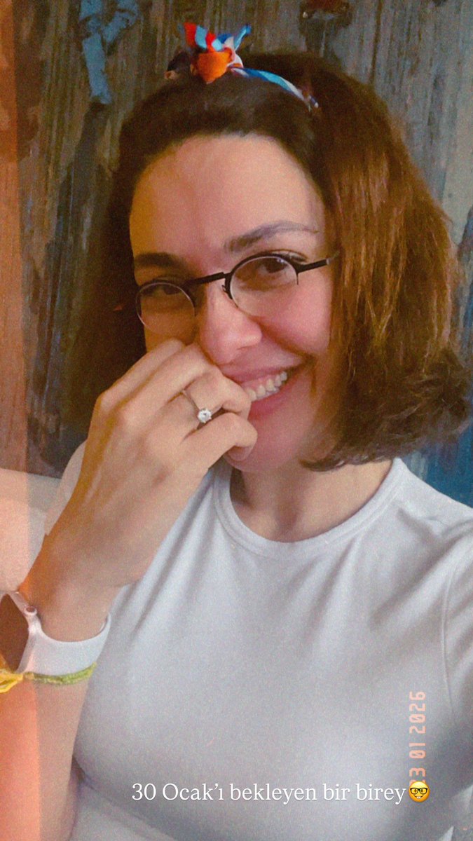 Diziyi aynı bu şekilde bekliyoruz 😋🤍
#BergüzarKorel #İlkveSon #Güneş #HBOMax