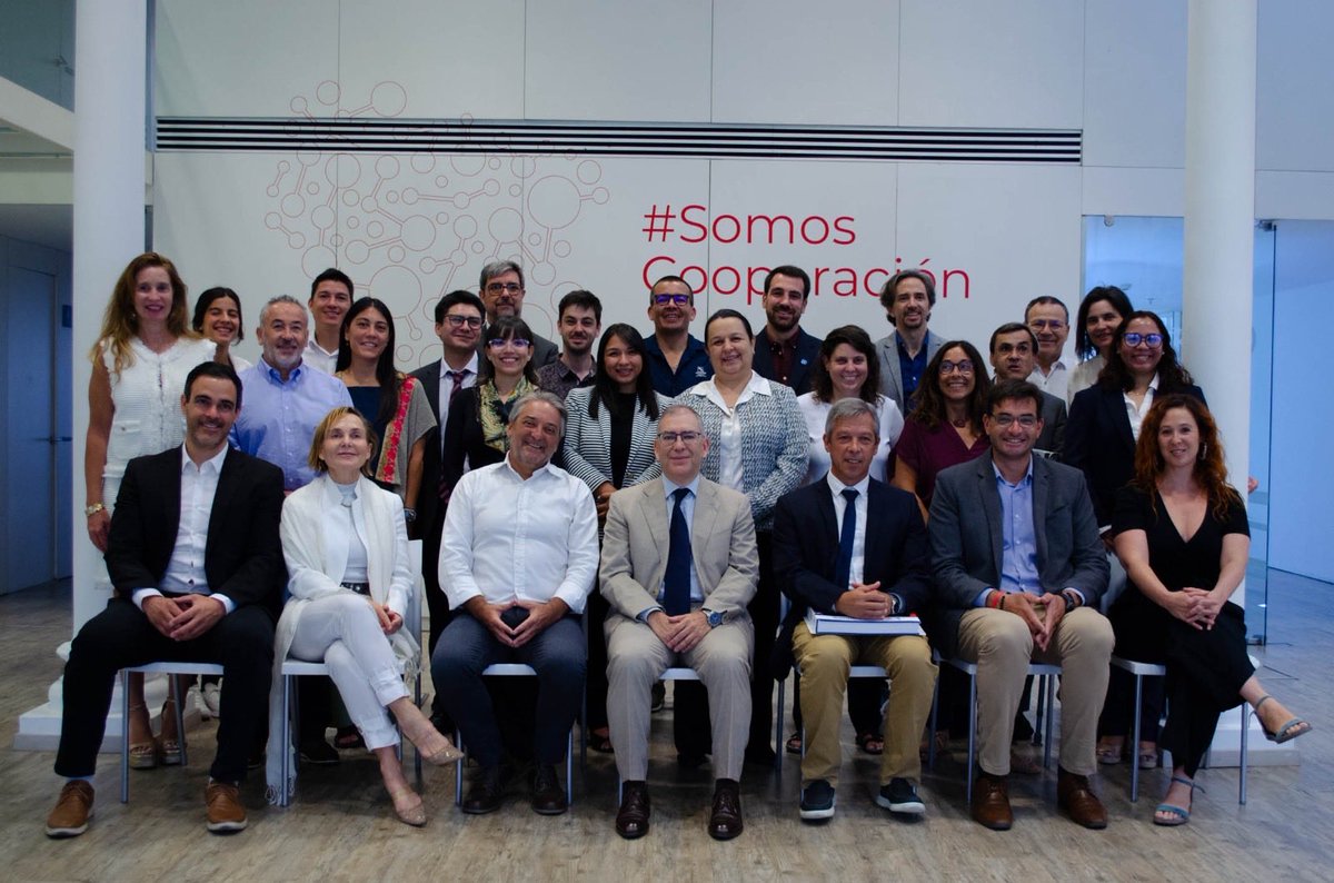 AuciUruguay's tweet image. El director @Martín Clavijo participó del encuentro de #PrototipadoColaborativo, en el marco de un proyecto de cooperación triangular entre 🇨🇱, 🇨🇷 y 🇪🇸.