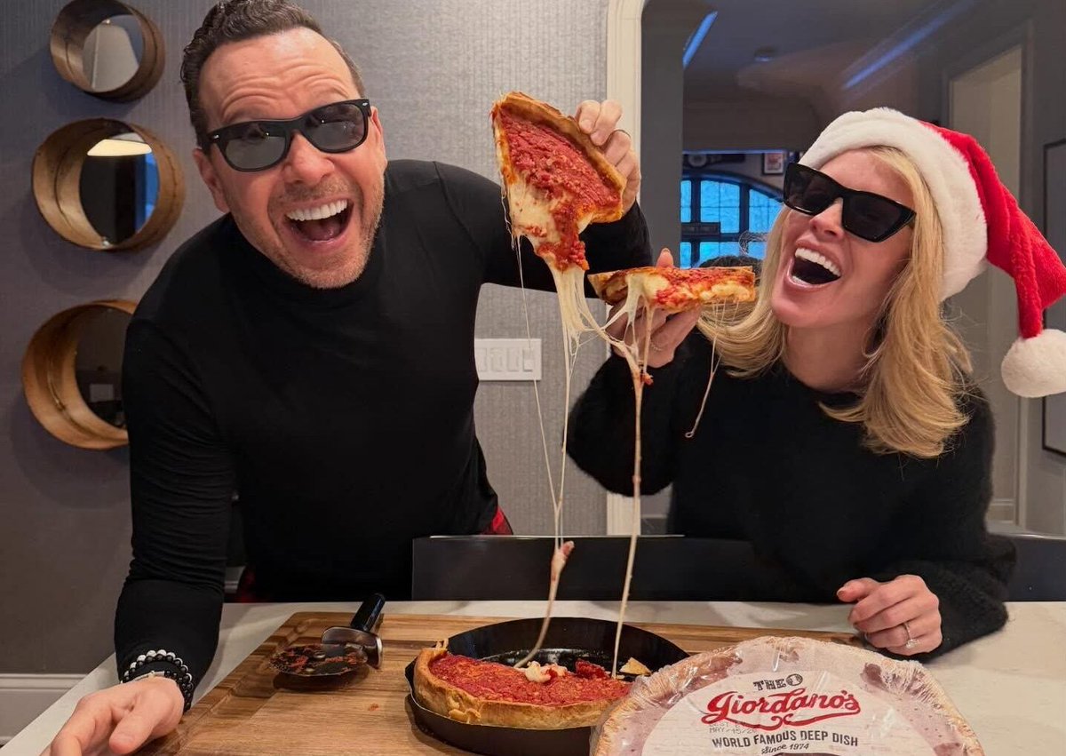 Jenny McCarthy and Donnie Wahlberg just got the BEST early Christmas gift—a surprise delivery of Chicago deep-dish pizza! 🍕🎄 Who else is now craving a cheesy holiday tradition? #CelebrityNews #Foodie #HolidaySeason