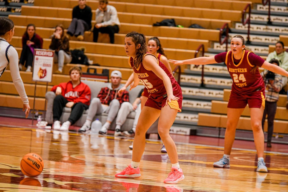 nsuwolves_wbb's tweet image. It’s GAMEDAY🤟🐺

@nsuwolves_wbb 🆚 Minnesota State 

⏰ 5:30 PM
📍Mankato, MN

📺📊nsicnetwork.com/nsuwolves/

#GoWolves🐺 | #maroonNgold🐾