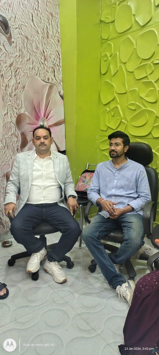 gmcmayor's tweet photo. अंतरराष्ट्रीय मानवाधिकार आयोग के कार्यक्रम में माननीय मेयर डॉ० बिरेन्द्र कुमार उर्फ गणेश पासवान और पूर्व उप-महापौर श्री मोहन श्रीवास्��व जी की गरिमामयी उपस्थिति। न्याय, समानता और मानवाधिकारों के प्रति एक मजबूत संदेश। ✨ https://t.co/mwnlXpSet4