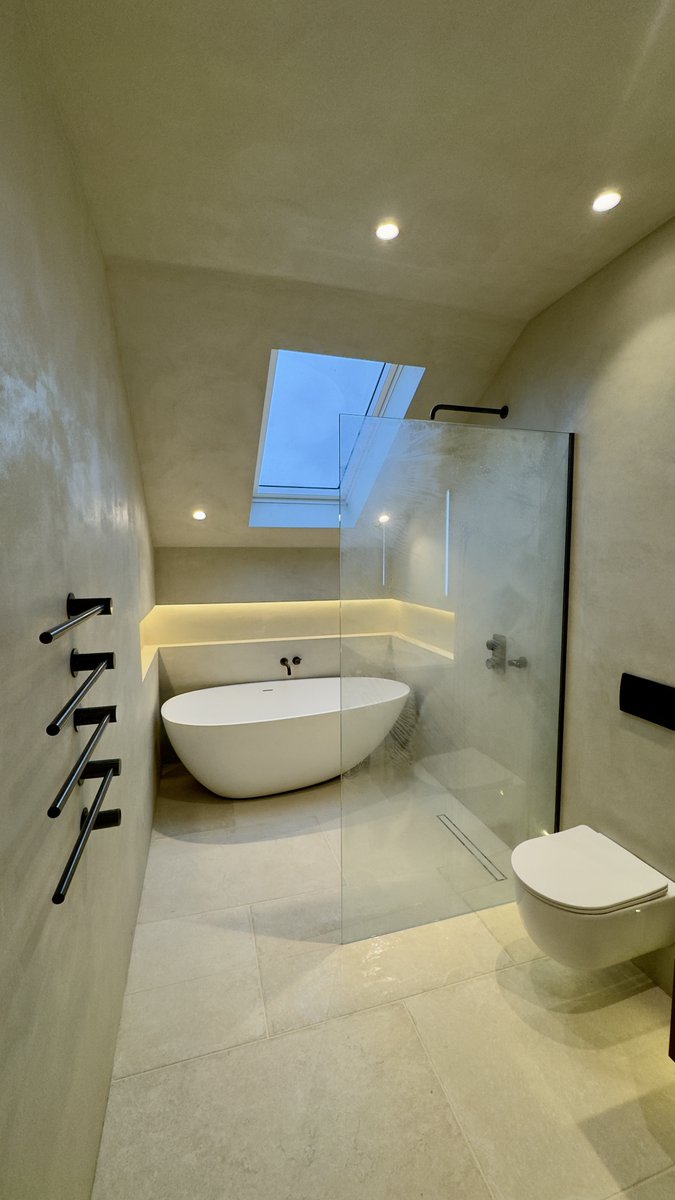 london_glass's tweet image. Minimalist shower screen enhancing light, space, and functionality ✨

Dm us 📩 with any queries or for quotes

For more content:
Follow us @londonglasscentre
Visit: londonglasscentre.net

#shower #glass #showerscreen #modern #bathroomdesign