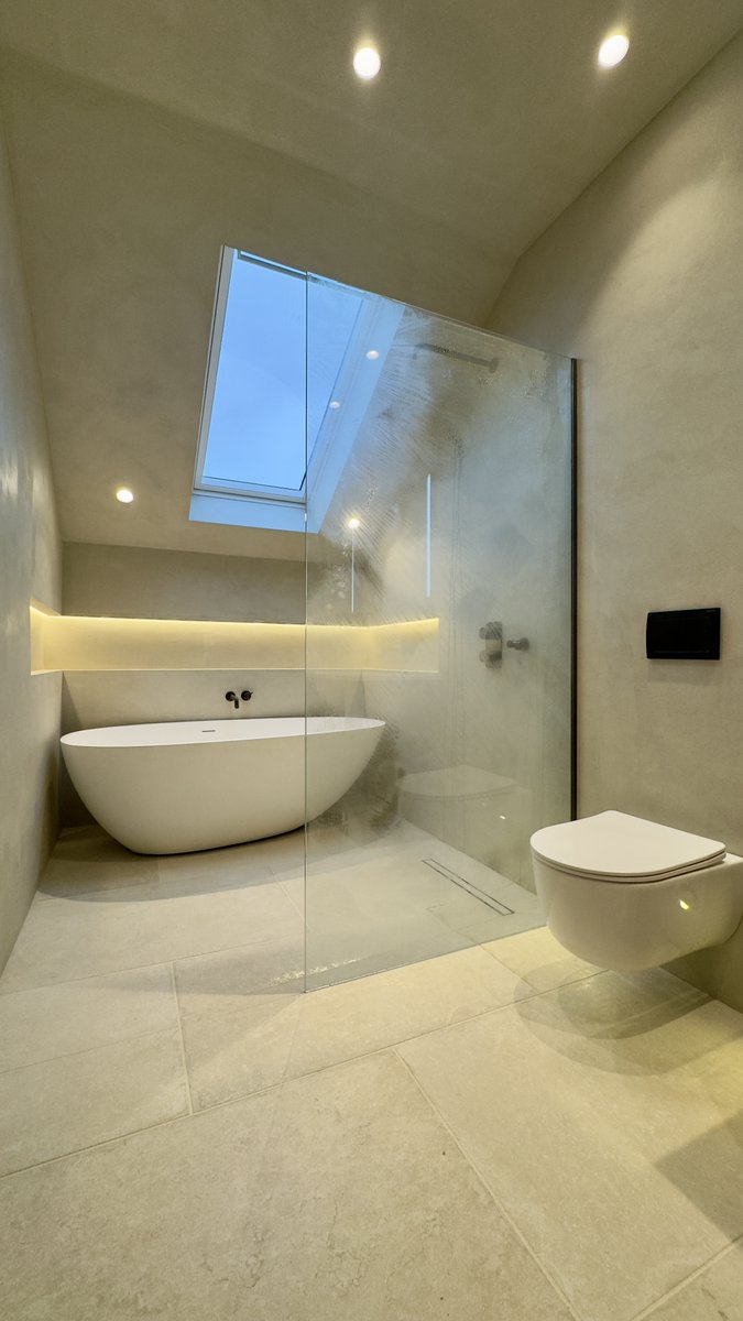 london_glass's tweet image. Minimalist shower screen enhancing light, space, and functionality ✨

Dm us 📩 with any queries or for quotes

For more content:
Follow us @londonglasscentre
Visit: londonglasscentre.net

#shower #glass #showerscreen #modern #bathroomdesign