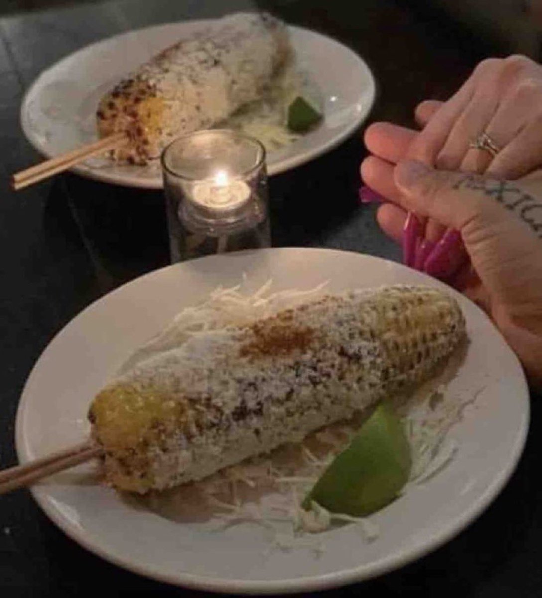 Guarromantico_'s tweet image. Tú y yo así el 14 de febrero 🥰