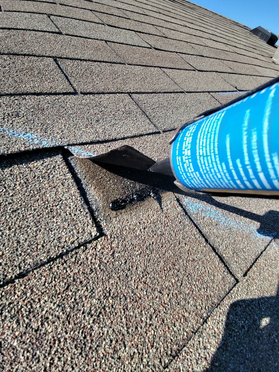 reignroofing's tweet photo. Roof Repairs and Roof Replacements in Sugar Land TX.

Get 25% off all roof repairs until March 31st!  

https://t.co/p08p6nLTr6 https://t.co/sJU2FZoxd0
