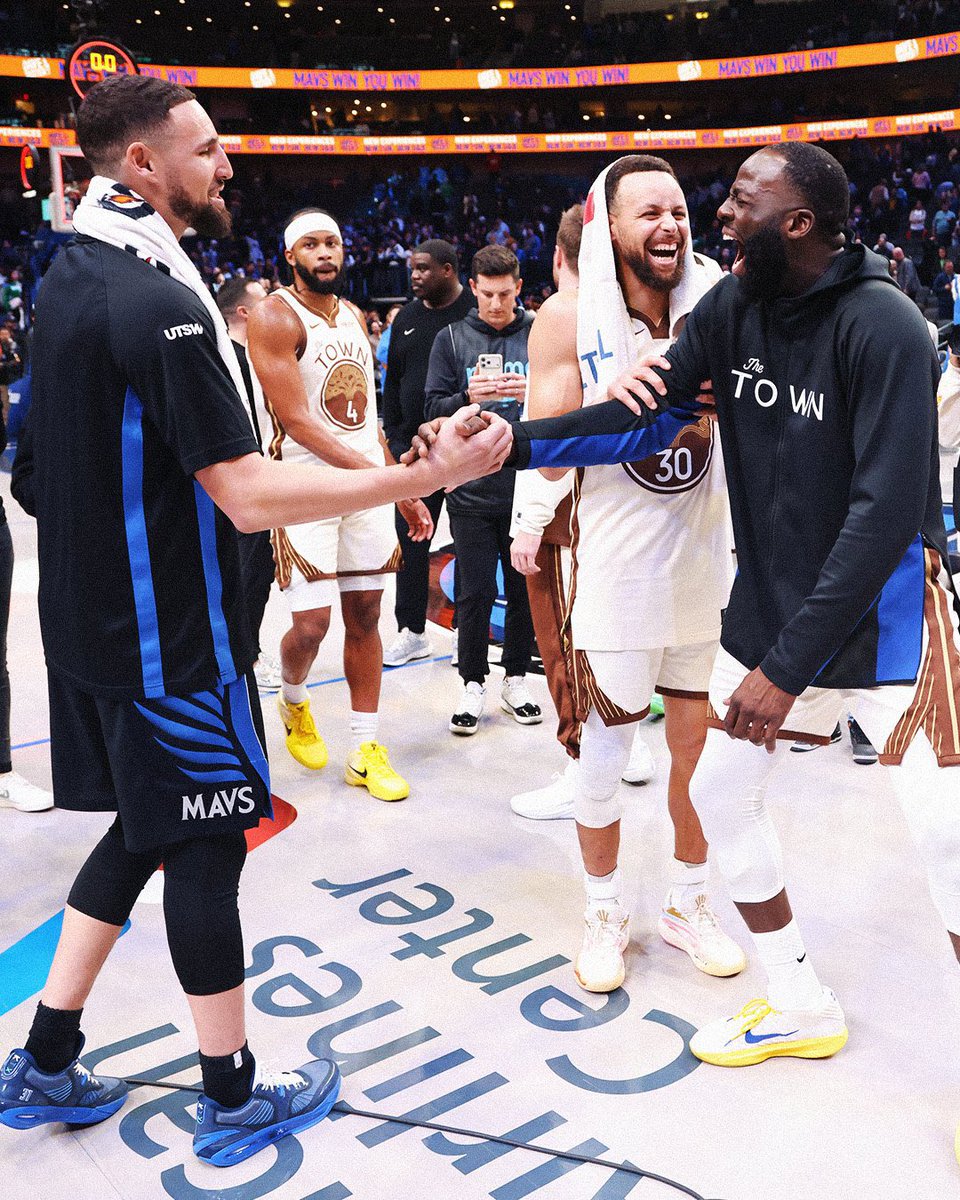 TheWarriorsTalk's tweet photo. Caption it

(📸 @nba) https://t.co/i07ES4AnFQ