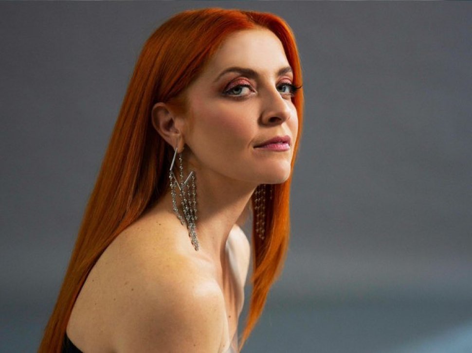 “Bianca” è il venticinquesimo brano di <a href="/noemiofficial/">Noemi</a> ad entrare nella classifica settimanale singoli FIMI:

#1 L’amore si odia con <a href="/FiorellaMannoia/">fiorella mannoia</a> 
#1 Per tutta la vita
#2 Briciole
#3 Sono solo parole
#4 MAKUMBA con #CarlBrave
#6 Vuoto a perdere
#6 L’amore eternit con <a href="/Fedez/">Fedez</a>