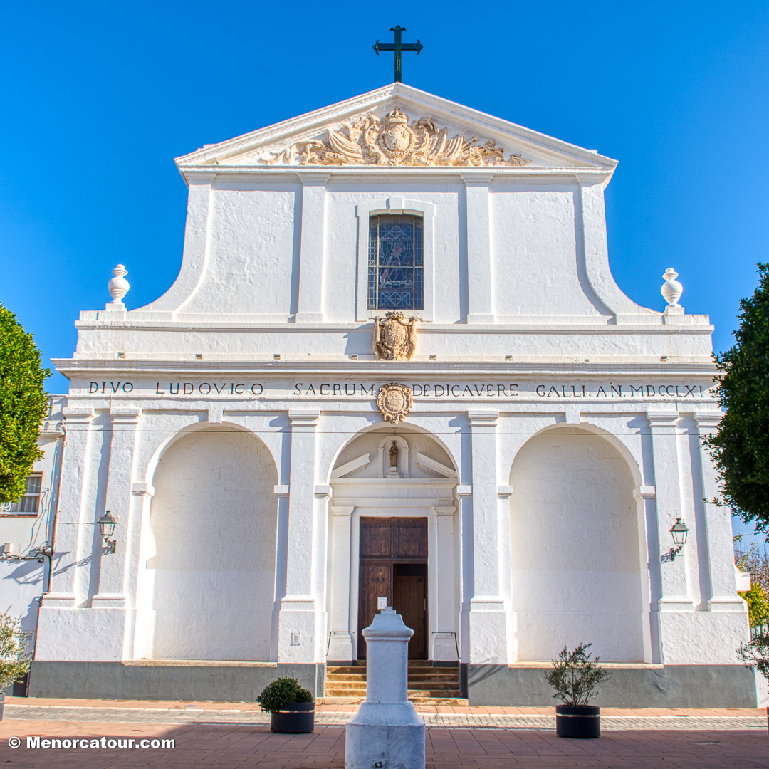 Iglesia Parroquial de Sant Lluís ⛪️✨

👉 Más info: menorcatour.com/menorca/pueblo…

👉 Síguenos en @menorcatour instagram.com/menorcatour

#SantLluis #Menorca #MenorcaTour #IglesiaSantLluis #MenorcaParadise #PatrimonioMenorca #TurismoMenorca #IslasBaleares