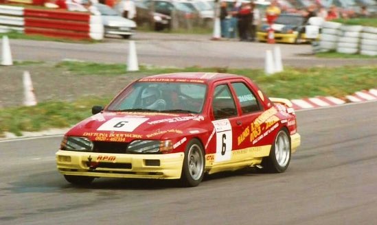 Thundersaloons's tweet photo. From the Archive: Ford Friday ✨ 

🏁  Mark Baines
🛞  Ford Sapphire Cosworth 2.0T 
📍  Lydden Hill
📅  1994 season 

#FordFriday | #LyddenHill  | #VectaFords | #FastFords 

(📸 Keith Fishenden) https://t.co/Hxyyf3o95x