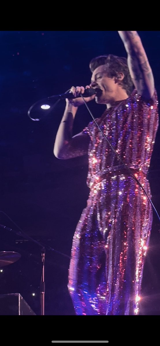 finelinescience's tweet image. WE BELONG TOGETHER 🫶🏻 @Harry_Styles