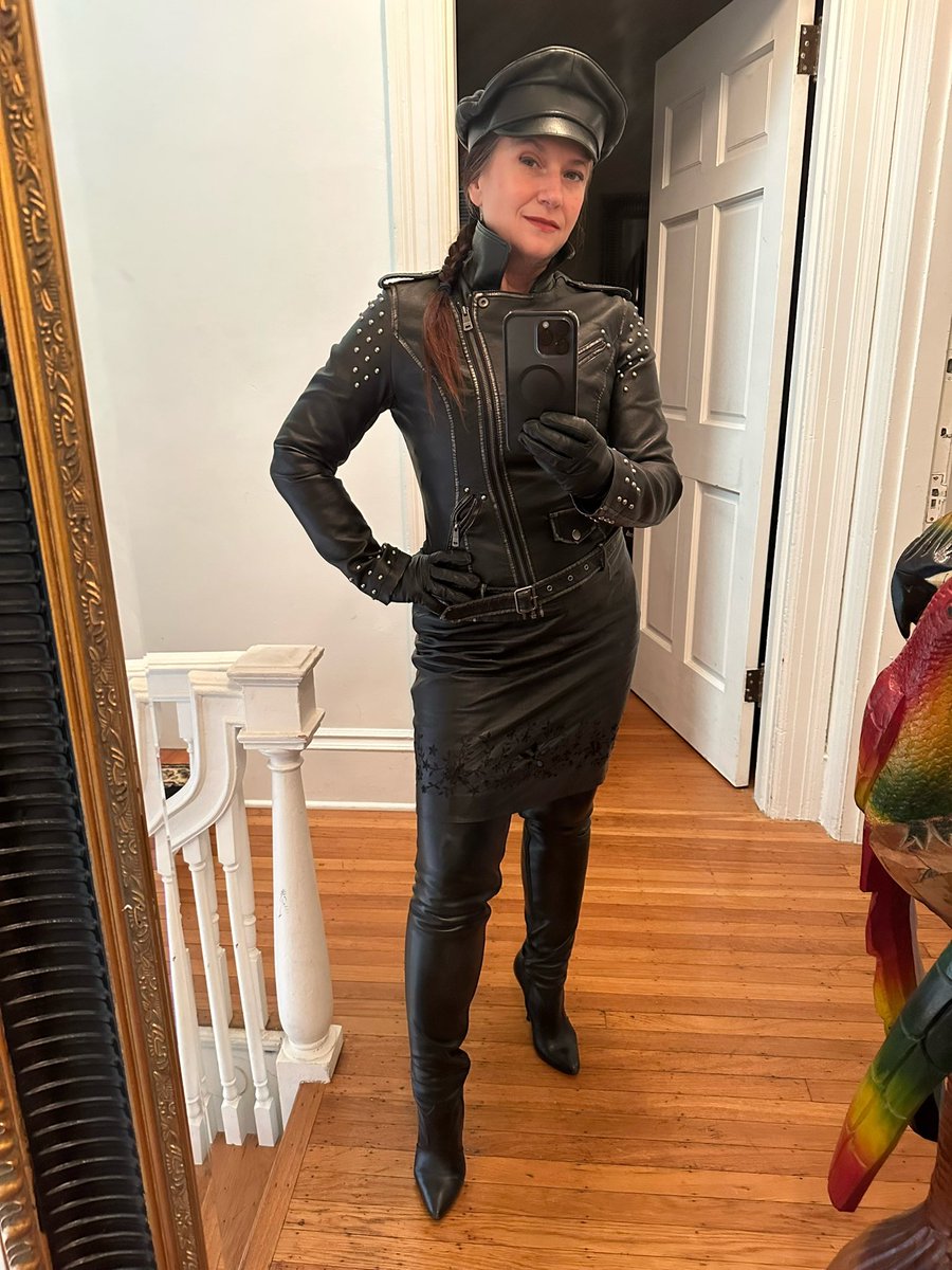 Pittsburgh Domina Irene Boss tweet media