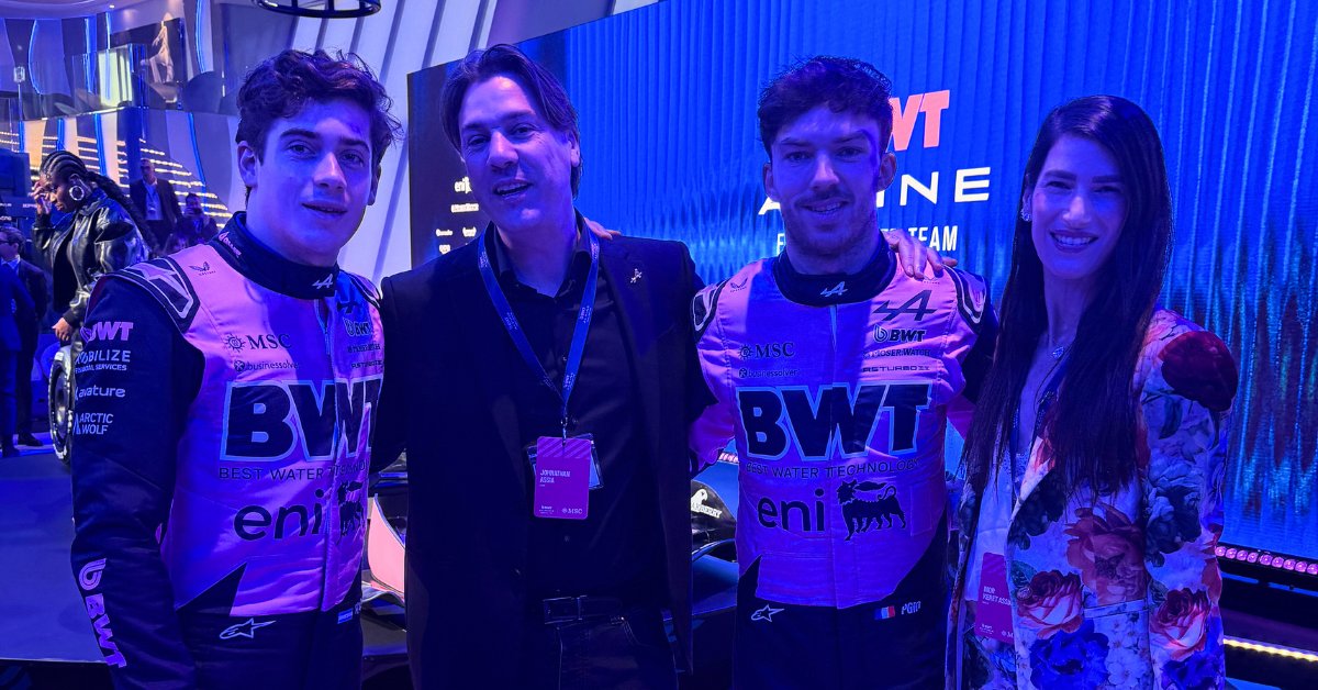 eToro's tweet image. Today, eToro was part of the unveiling of the new BWT Alpine Formula One Team livery for 2026.

With our CEO @yoniassia present alongside @PierreGASLY and @FranColapinto, this partnership officially takes off.

@AlpineF1Team

Just getting started 🏁