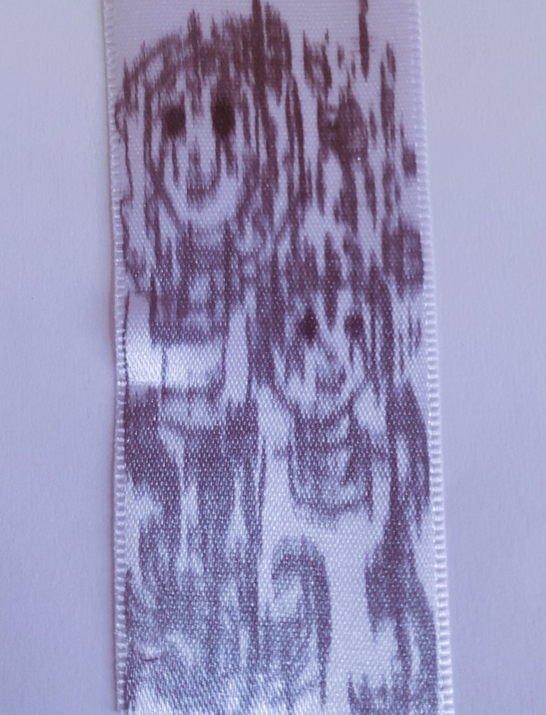 Dia 271 de rabiscos diários 🌻🦑
Milo e Bárbara derretidos, estou gostando de rabiscar nessaa fita :D