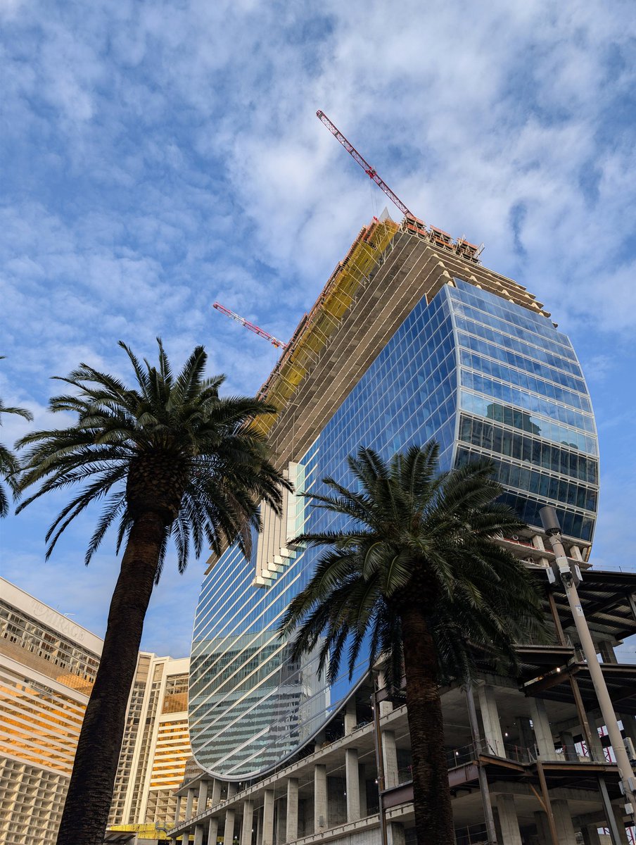 Las Vegas Locally 🌴 tweet media