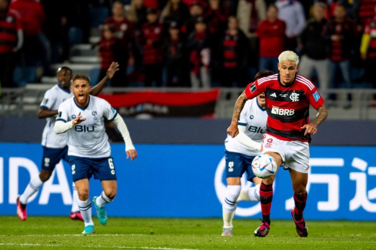 futebol_info's tweet image. Marcos Braz sobre Flamengo 2x3 Al Hilal pelas semifinais do Mundial de 2023:

“Pegamos um árbitro romeno ladrão que operou a gente.”

🗞️ @geglobo 
📸 Marcelo Cortes/CRF | Reprodução/ge