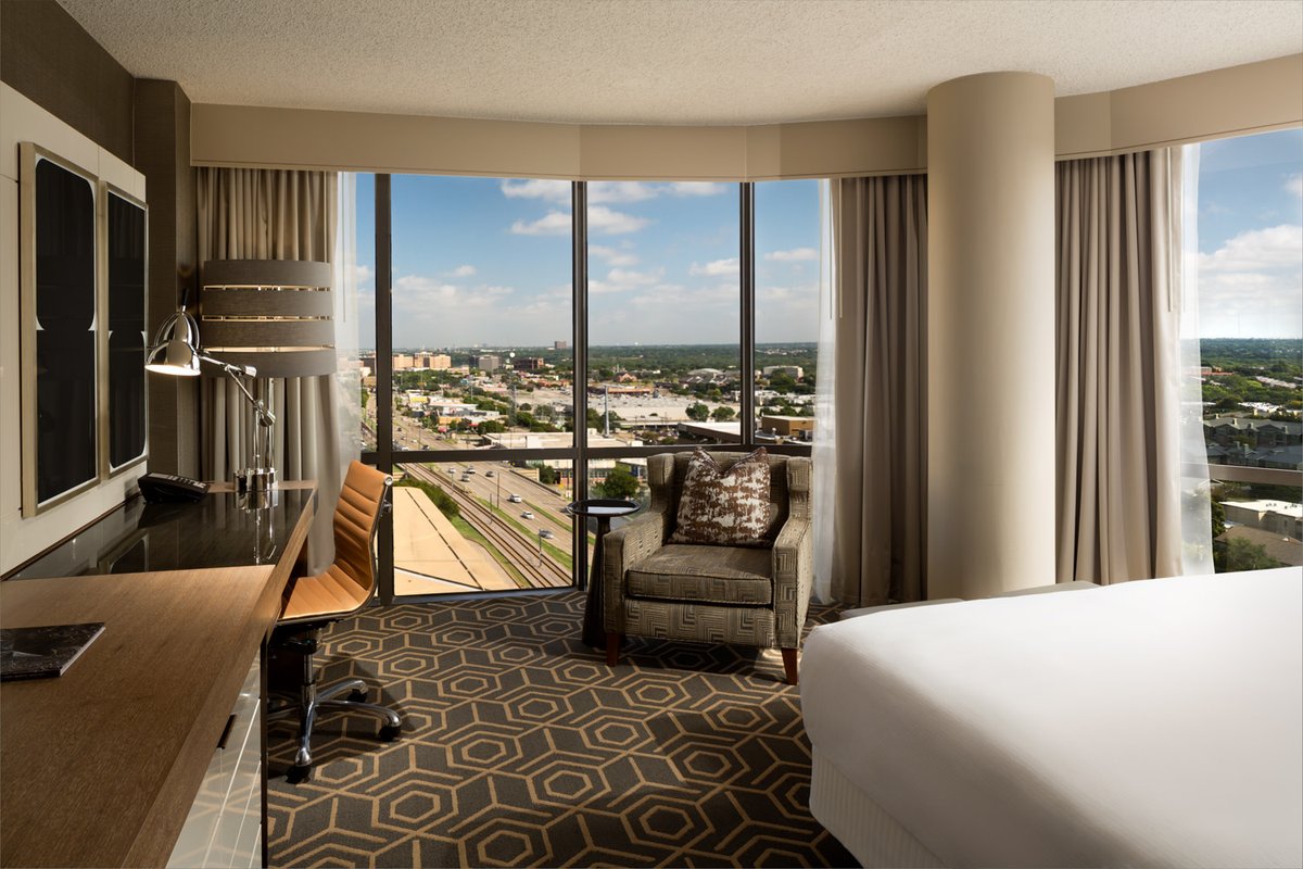 DoubleTree Dallas - Campbell Centre tweet media