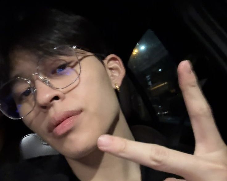 อยากเหมา เสื้อยืด แว่นตา ต่างหูห่วง ให้ปอนด์ใส่ทั้งชีวิต