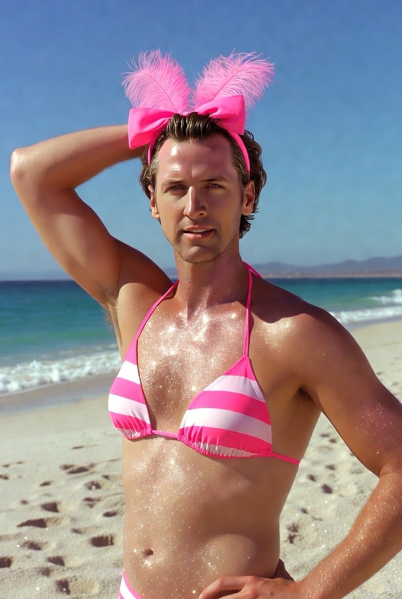 TrinitySweeny's tweet image. Look everyone! It’s SPARKLE BEACH KEN aka @CAgovernor 🤣
#sparklebeachken #Sparkle #Newscum