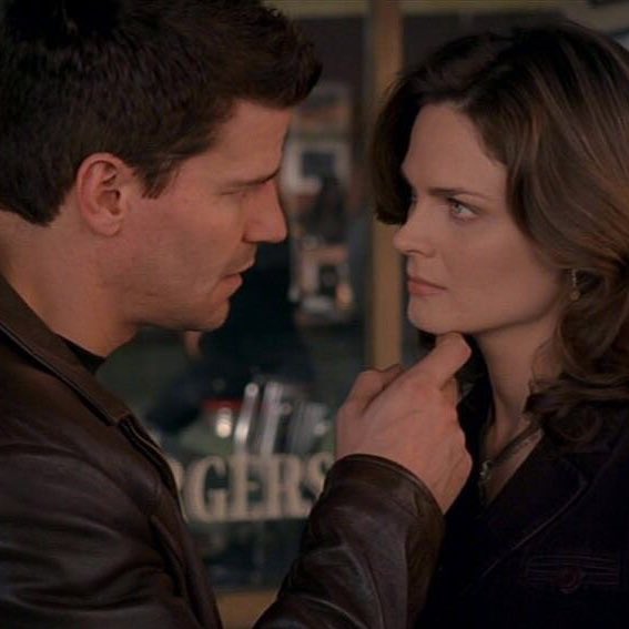 derpschanel's tweet image. “we have                                 “i know i
dating rumors”                       started it”