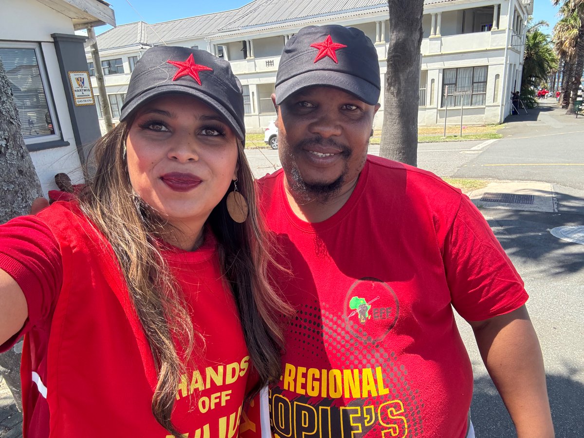 CassiemAishah's tweet image. #HandsOffJuliusMalema #eastlondon #EFF