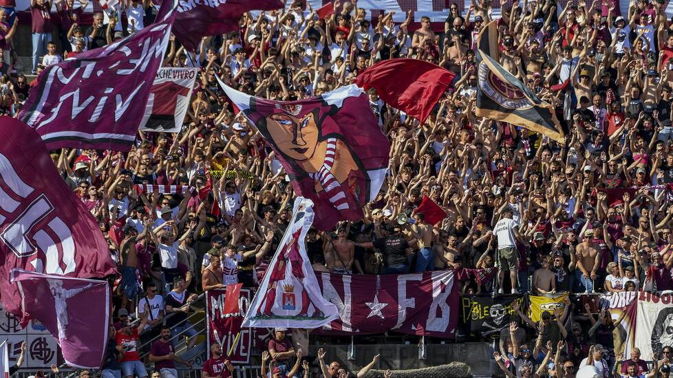 ultras1899_'s tweet photo. Livourne : nouvelle interdiction de déplacement pour les #tifosi de #Livorno qui ne pourront pas être présents au Del Duca d'Ascoli, le vendredi 30 janvier. C'était déjà le cas pour les déplacements à pour les déplacements à Gubbio et Terni #CNFB #ultras https://t.co/wKHcdfTqWr