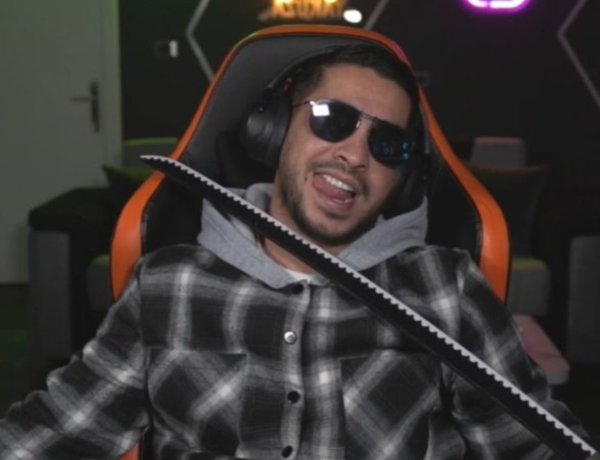 صح انه مدمرنا و ماليزي بس احبو 😭