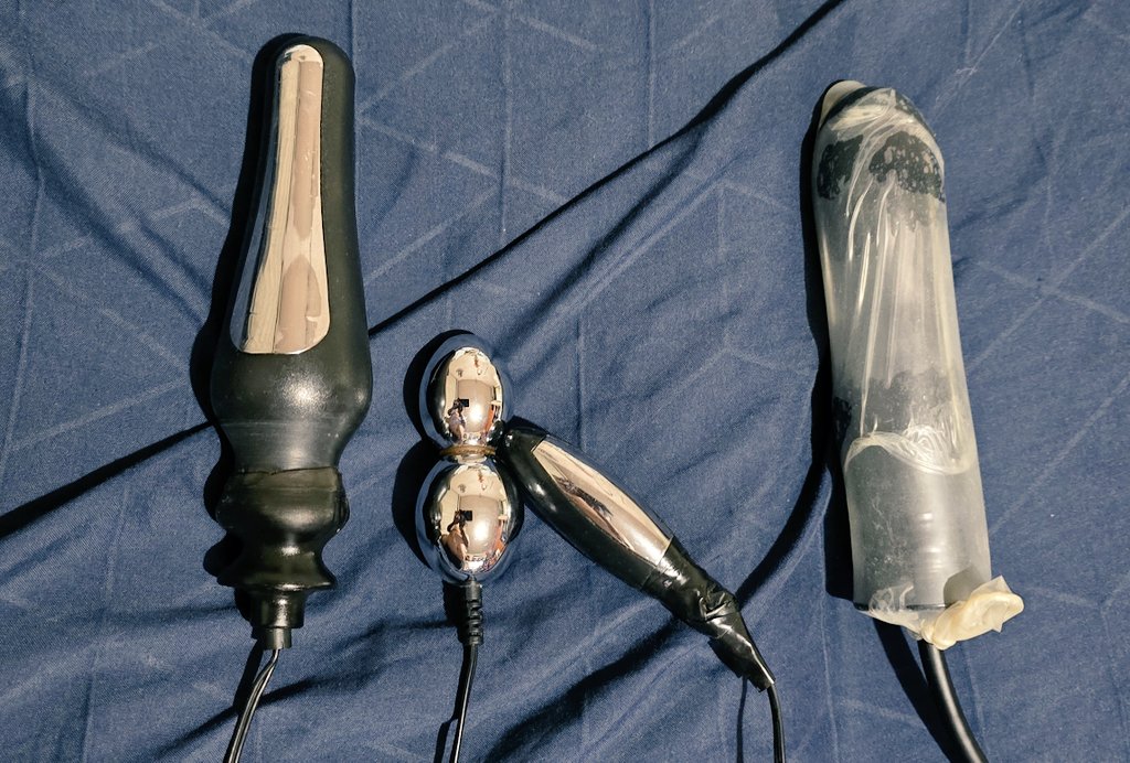 pthslave's tweet photo. Hoy mi Ama ordenó 3 electro shocks y estar inflado.

Today my mistress ordered 3 electroshocks and to be inflated.

#femdom #slave #submissive https://t.co/eMLnszXsGA