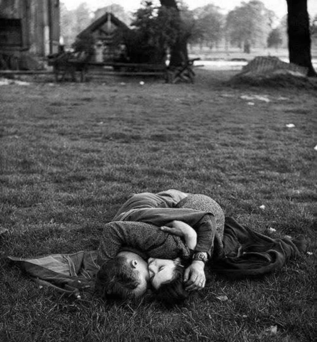 Looking Back In Time tweet media