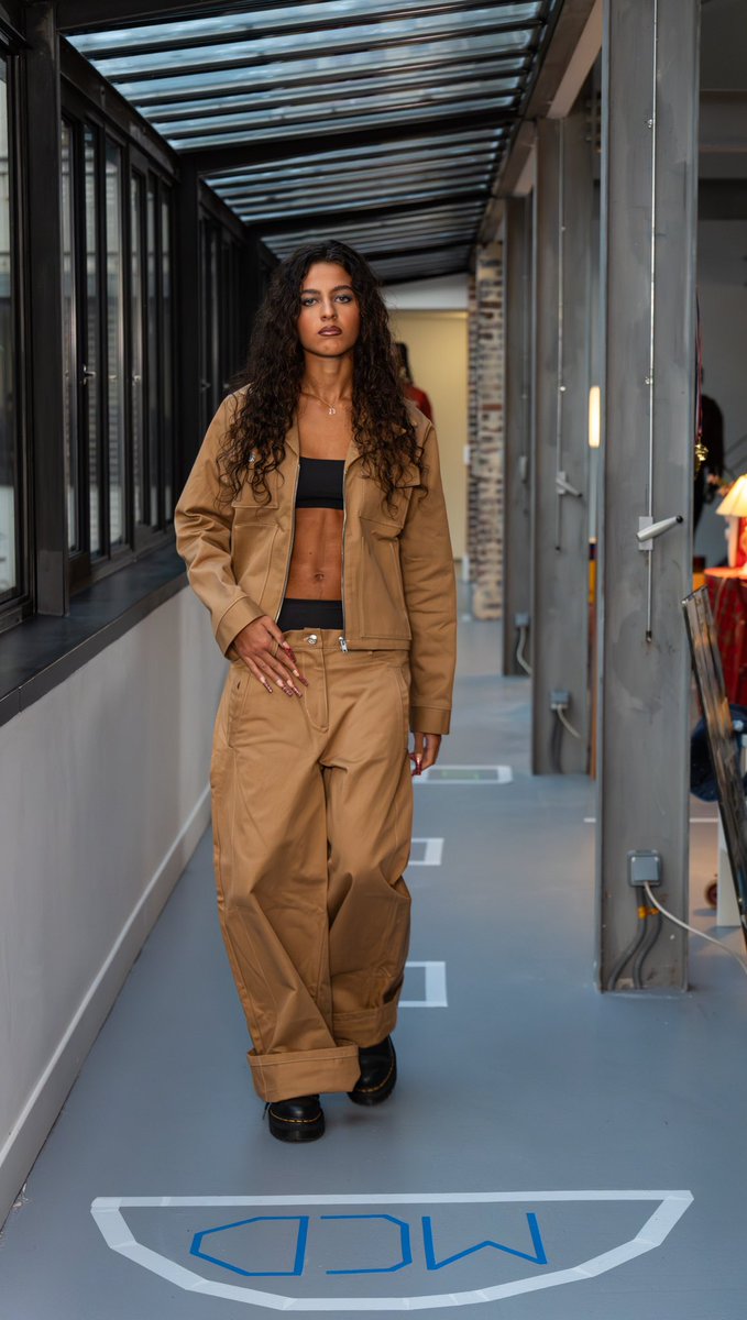 Le défilé d’une marque streetwear à la paris Fashion Week ??? 🫨 

Vidéo complète sur YouTube 
Chaîne : Marvin CH

youtu.be/4T11BRcj0Zg?si…