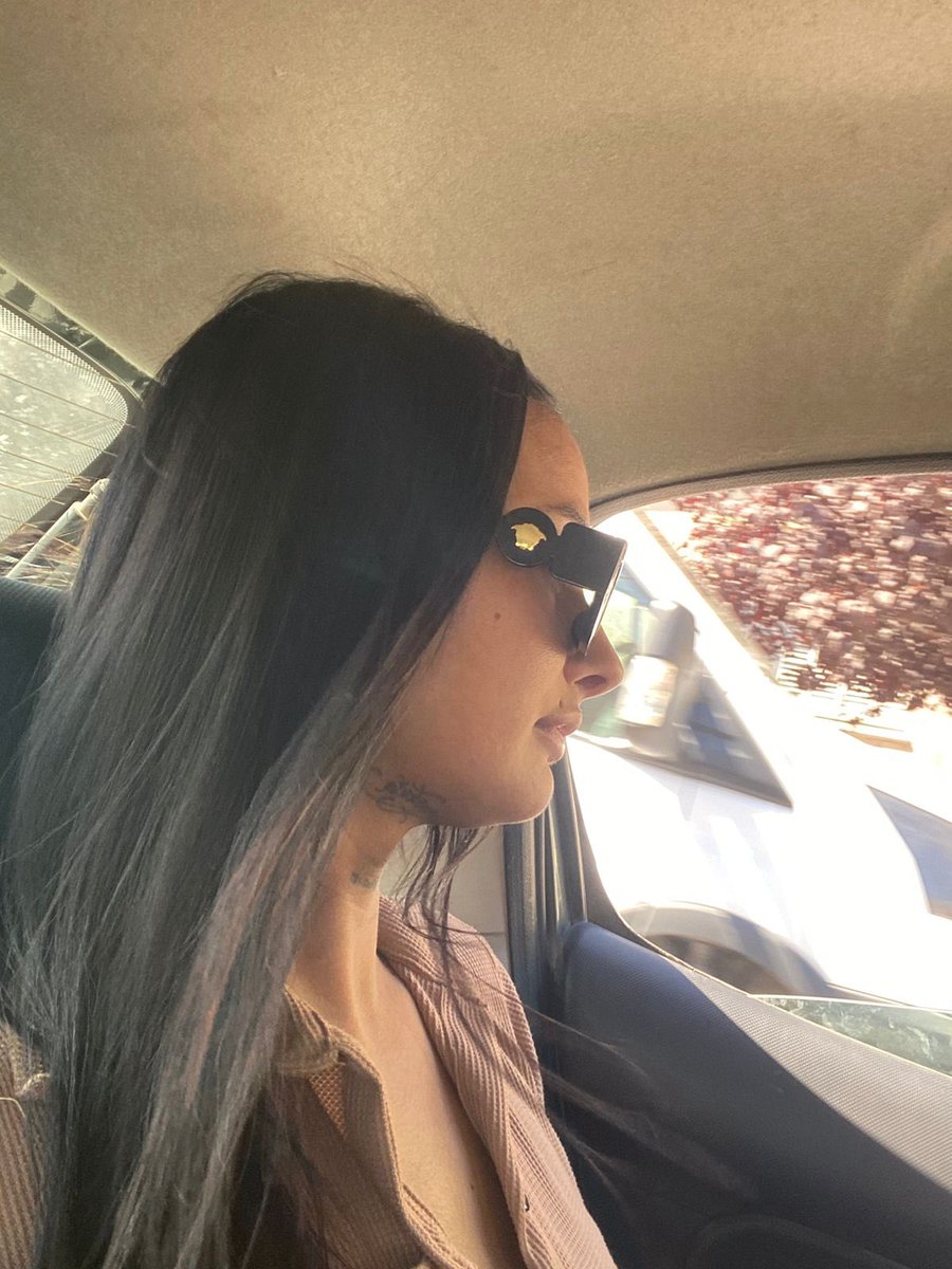 Imagínate odiarme y yo viajando y haciendo la mía 💋♥️