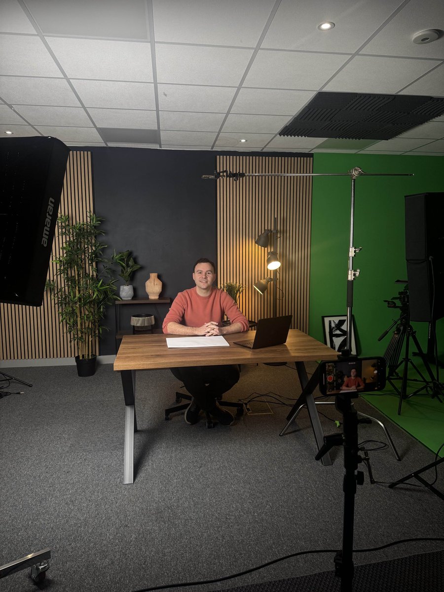 Peter Thompson tweet media