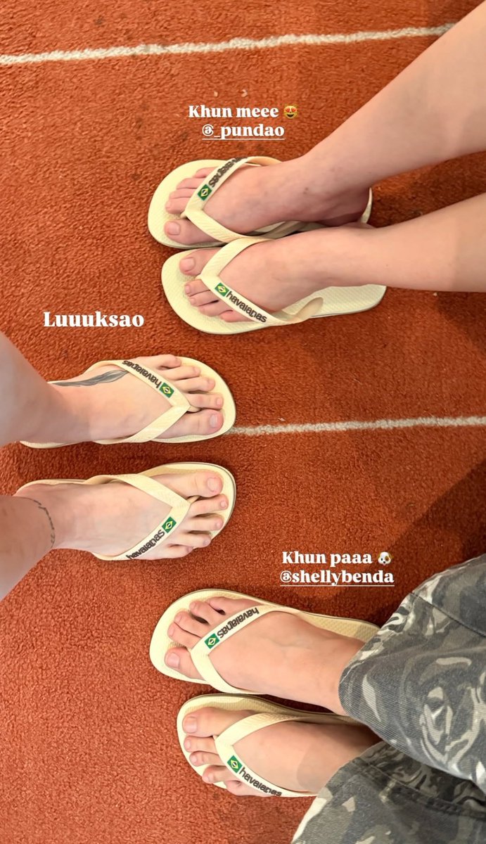 smpshellypundao's tweet image. SHELLY E PUNDAO OFICIALMENTE BRASILEIRAS USANDO HAVAIANAS 🇧🇷😭

#ShellyPundao