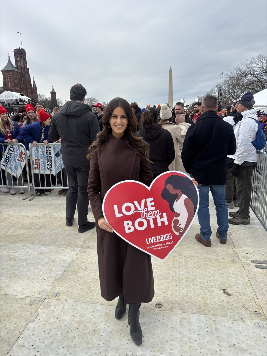 LilaGraceRose's tweet image. In DC to March for unborn babies ❤️