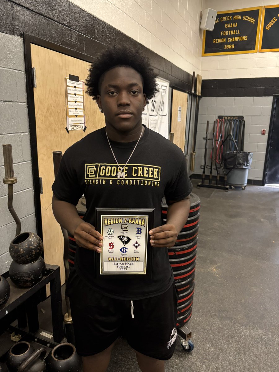 GCGatorFootball's tweet photo. Congrats to @shutdownMack for his All Region selection. #GoGators https://t.co/oHDYZnDxqH