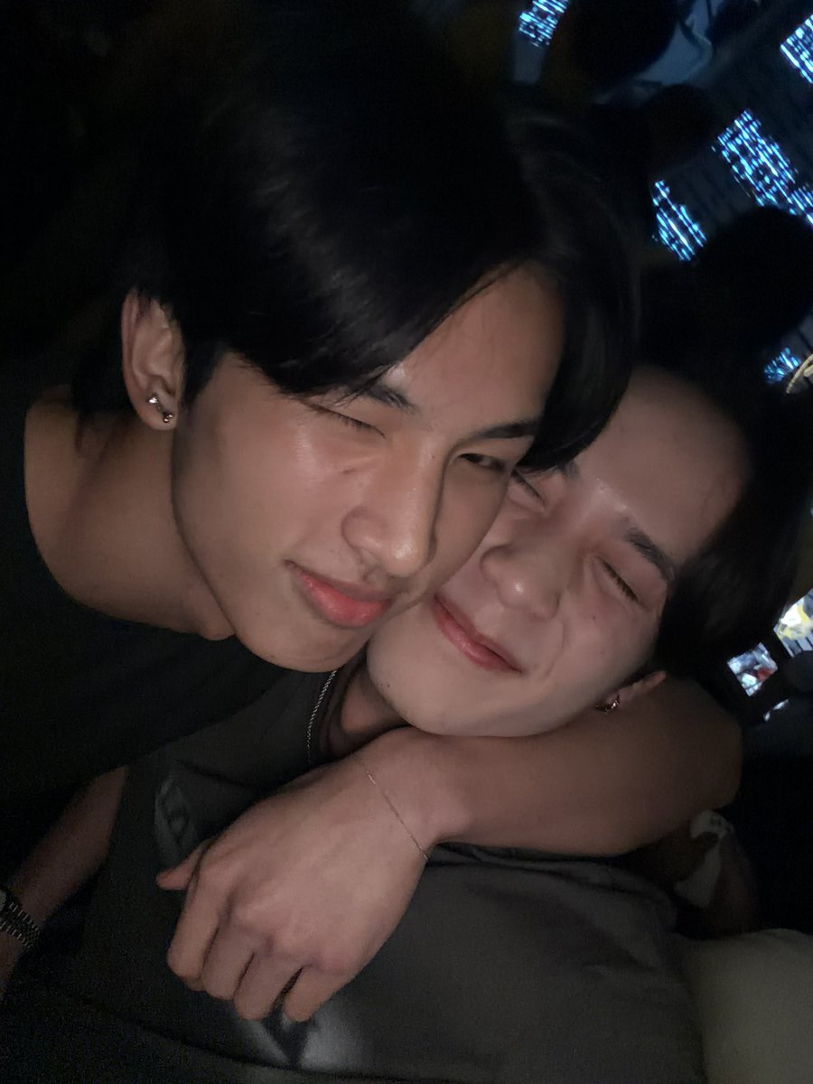 javabh28's tweet image. มาละไอ้ที่บอกโสดอะ