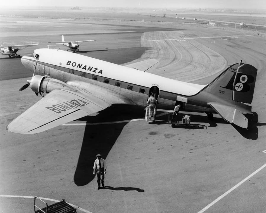 John Wayne Airport tweet media