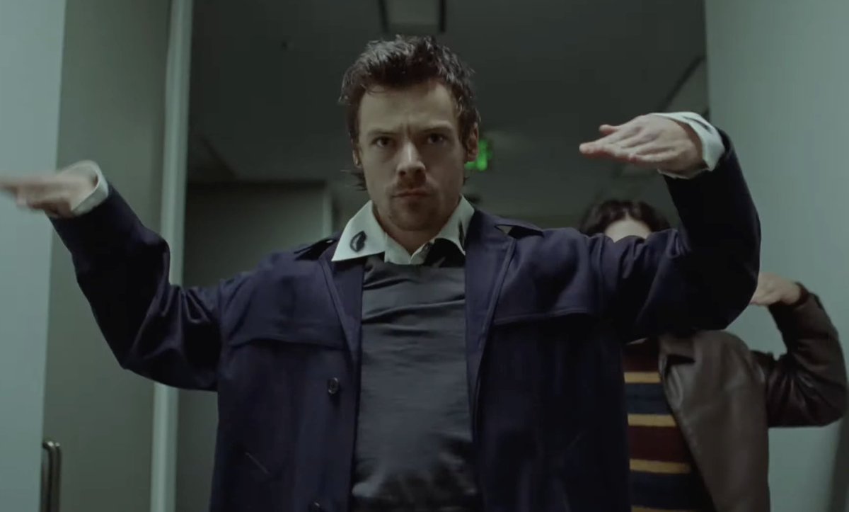 #HarryStyles dances, gets chased, and tumbles down a flight of stairs in the music video for his new single “Aperture,” from his upcoming album Kiss All the Time. Disco, Occasionally."

variety.com/2026/more/news…