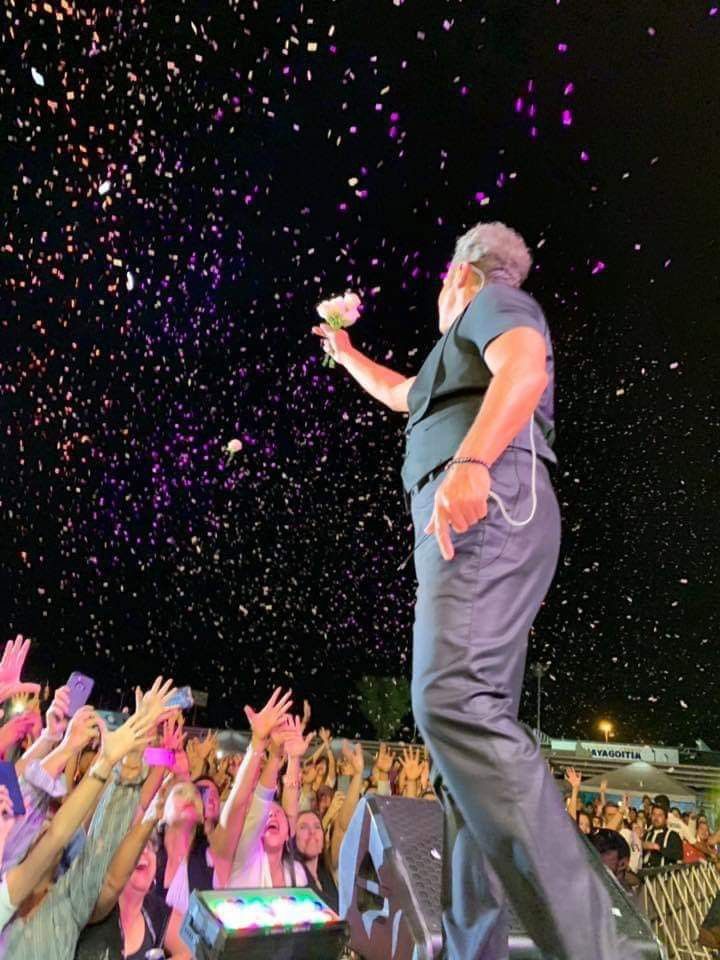 A veces, las imágenes, hablan más, qué mil palabras...!!! 
Gracias eternas <a href="/LMXLM/">Luis Miguel</a>!!!
Sin tú Voz, sin tús Canciones, la música dejaría de existir, en mí, en mí alma!!
<a href="/AriesPrensa/">Aries Prensa ®</a>
<a href="/AriesQuilmes/">Aries Quilmes ®</a> <a href="/fenix_latam/">FENIX ENTERTAINMENT</a> <a href="/Marcelofigoli/">Marcelo Figoli</a> <a href="/ALEXBASTERI/">ALEJANDRO BASTERI ®</a> <a href="/WarnerMusicArg/">Warner Music Argentina 🇦🇷 ⭐⭐⭐</a> <a href="/warnermusicmex/">Warner Music México</a>