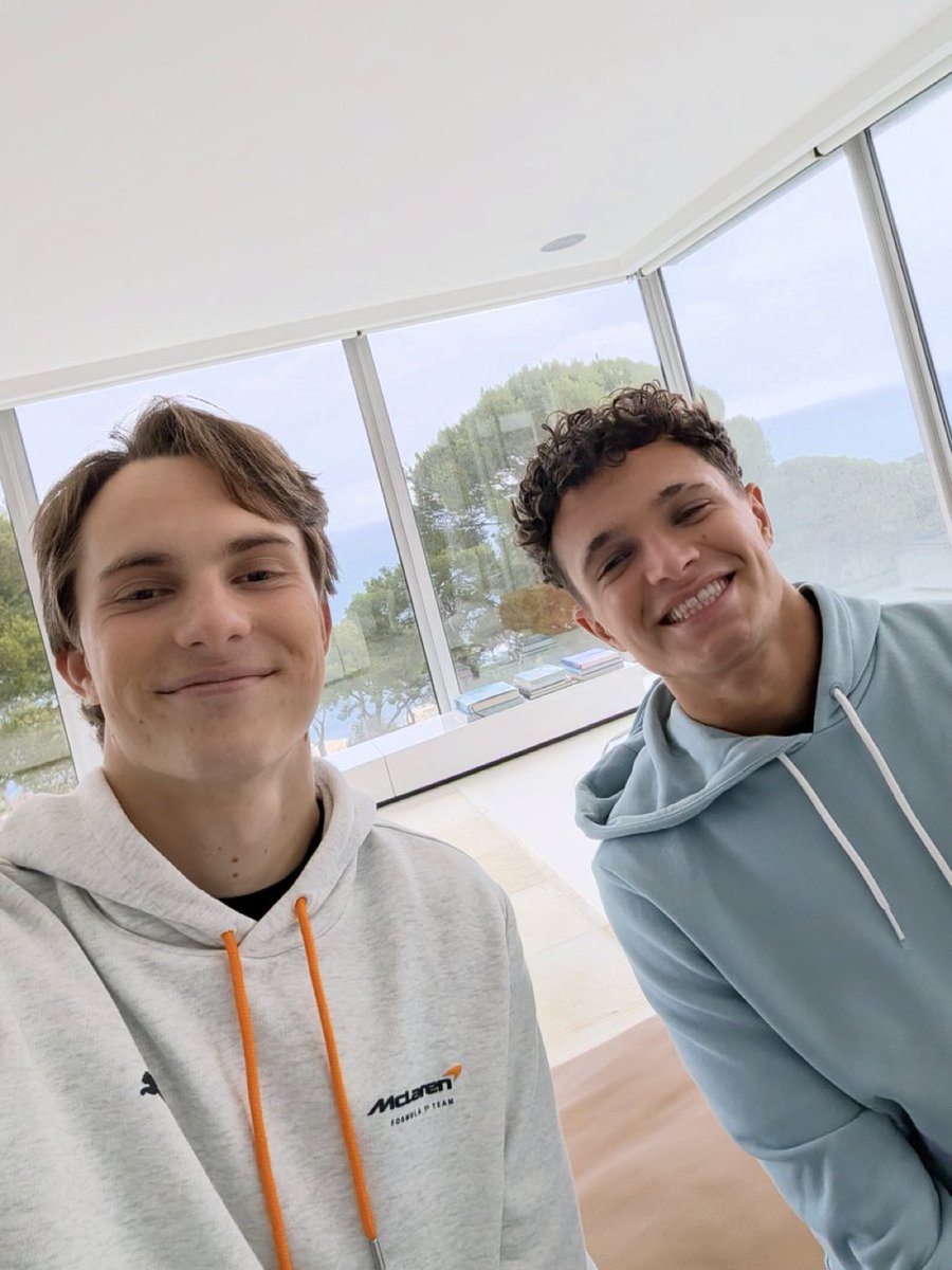 NorrisFiles's tweet image. 📸 | Primera foto de Lando y Oscar en esta temporada 😌🙌🏽

[vía. @McLarenF1]