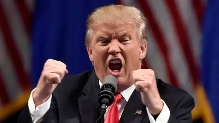 vinicios_betiol's tweet image. ATENÇÃO: o ditador Donald Trump autorizou o ICE, sua milícia nazista, a INVADIR A CASA DE QUALQUER CIDADÃO SEM ORDEM JUDICIAL atrás de negros e latinos. Cenário de guerra civil nos EUA.