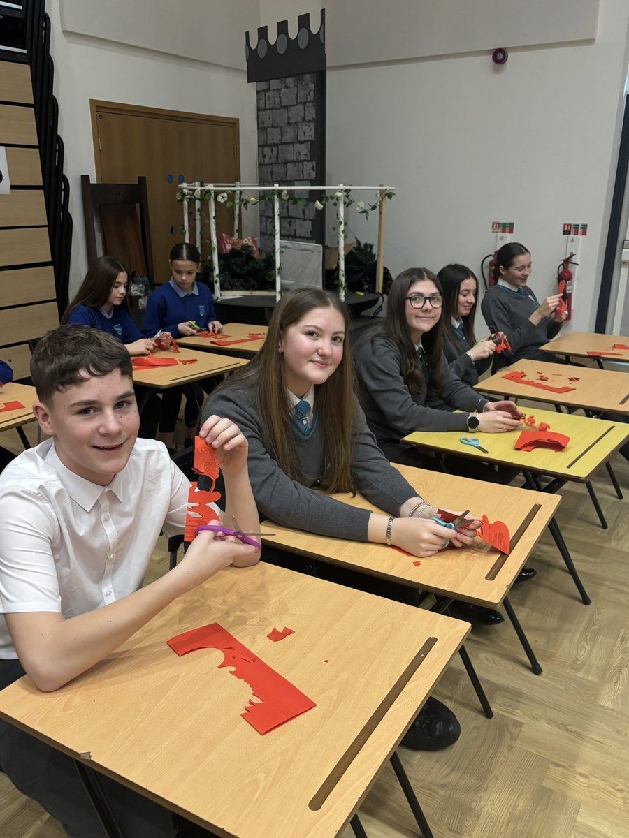 Miss Kinsey tweet media