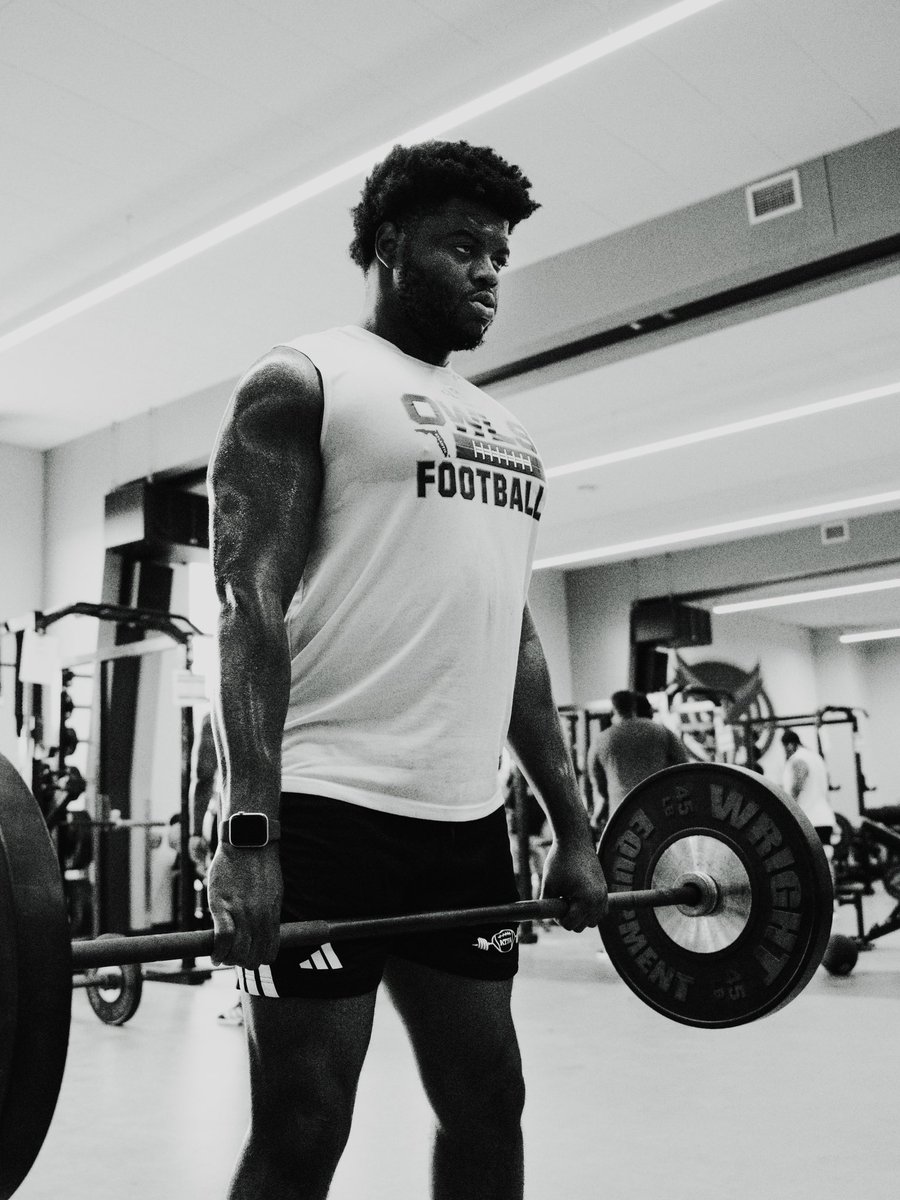 FAUFootball's tweet image. Iron sharpens iron.

#WIP🏝️