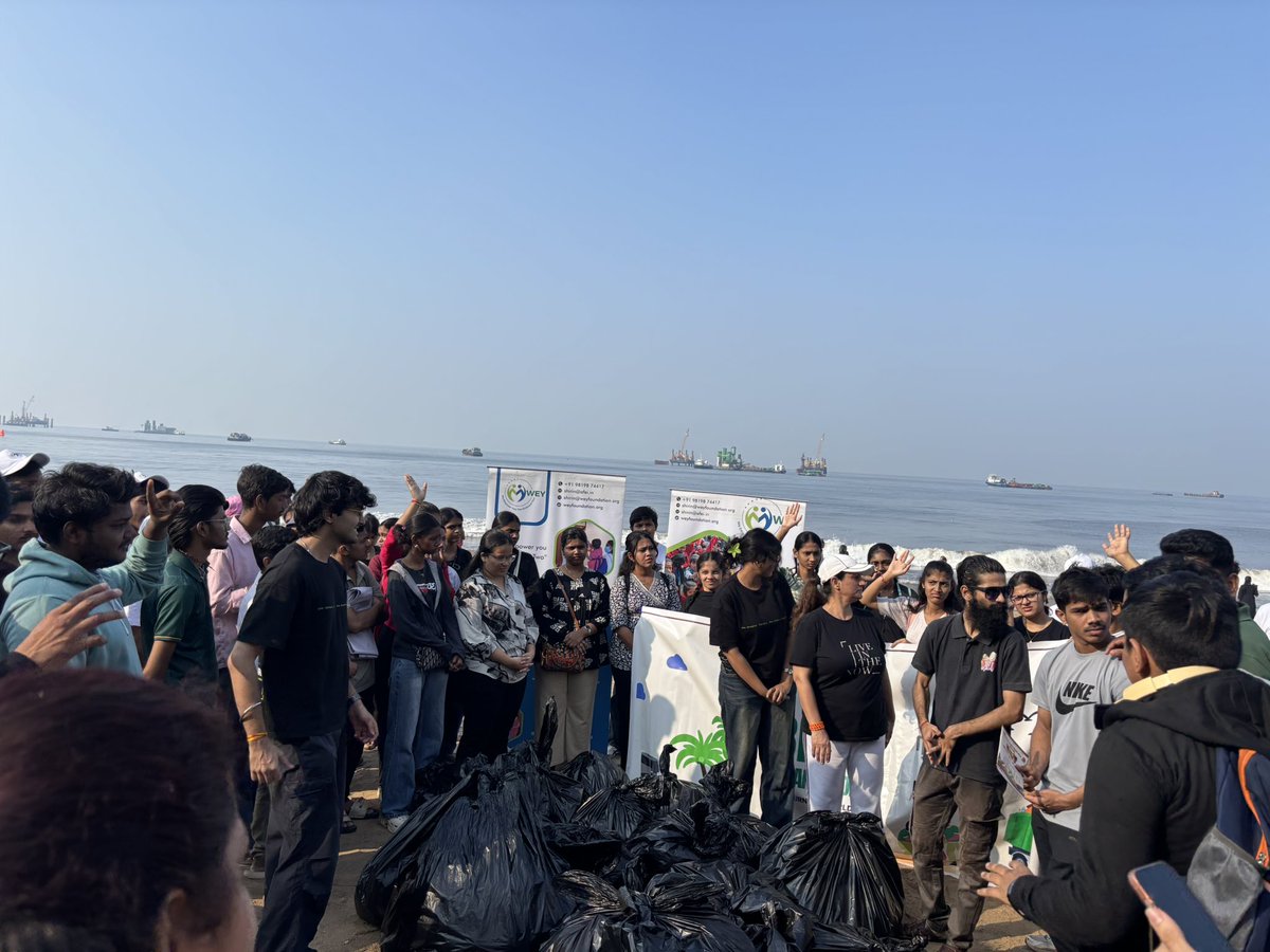ua_shirin's tweet photo. 300 kg of waste cleared.
120 students stepped up.
One Sunday that counted.

As part of WEY Foundation’s 18-week beach action drive, young people chose responsibility over apathy and action over excuses.

Cleaner public spaces begin with conscious citizens.
Momentum builds when we act together.
More drives ahead. Join in.

@MurlidharBhinda 
@NachiketJoshi_ 
@AniketKonda
@ABVPMumbai @weyfoundorg @SeemaSanghosh 
@SeemaJagranM 

#WEYFoundation #YouthLeadership #BeachCleanUp #EnvironmentalResponsibility #CommunityLeadership #ActNow