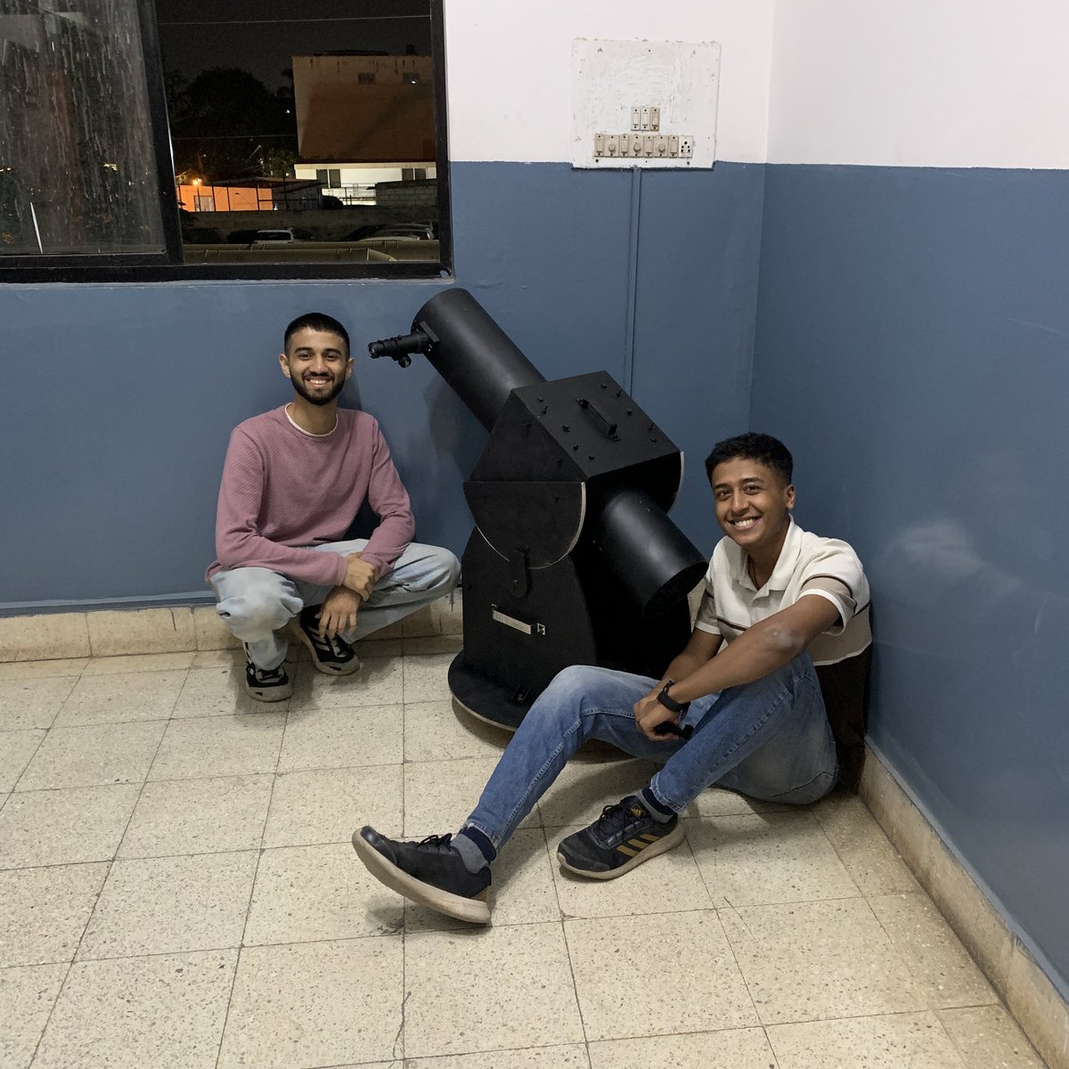 iam_myidea's tweet image. Finally!  A hoby project DIY telescope 🔭 done.

Named it "Curiosity"

Curiosity Spec:
6" f/6 Newtonian reflector with dobsonian mount

#moon #Astronomy