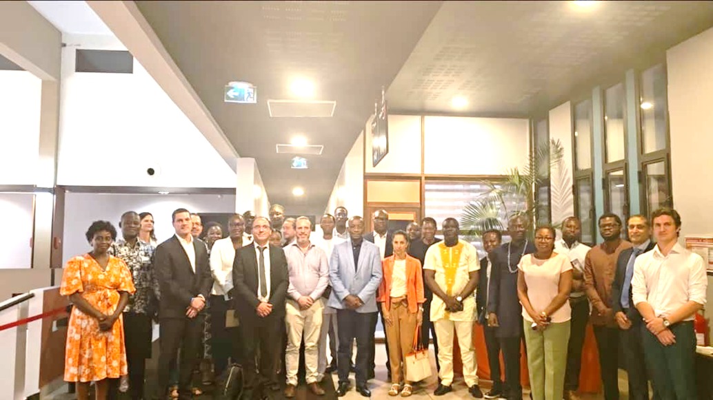 EurochamTogo's tweet photo. 🌍 Le 16 janvier 2026, @EurochamTogo a organisé à l’hôtel Onomo une rencontre sur les financements internationaux au profit de ses entreprises membres.
Structuration de projets, partenariats et exigences des bailleurs étaient au cœur des échanges.
#Financement https://t.co/8FW64GHTTJ