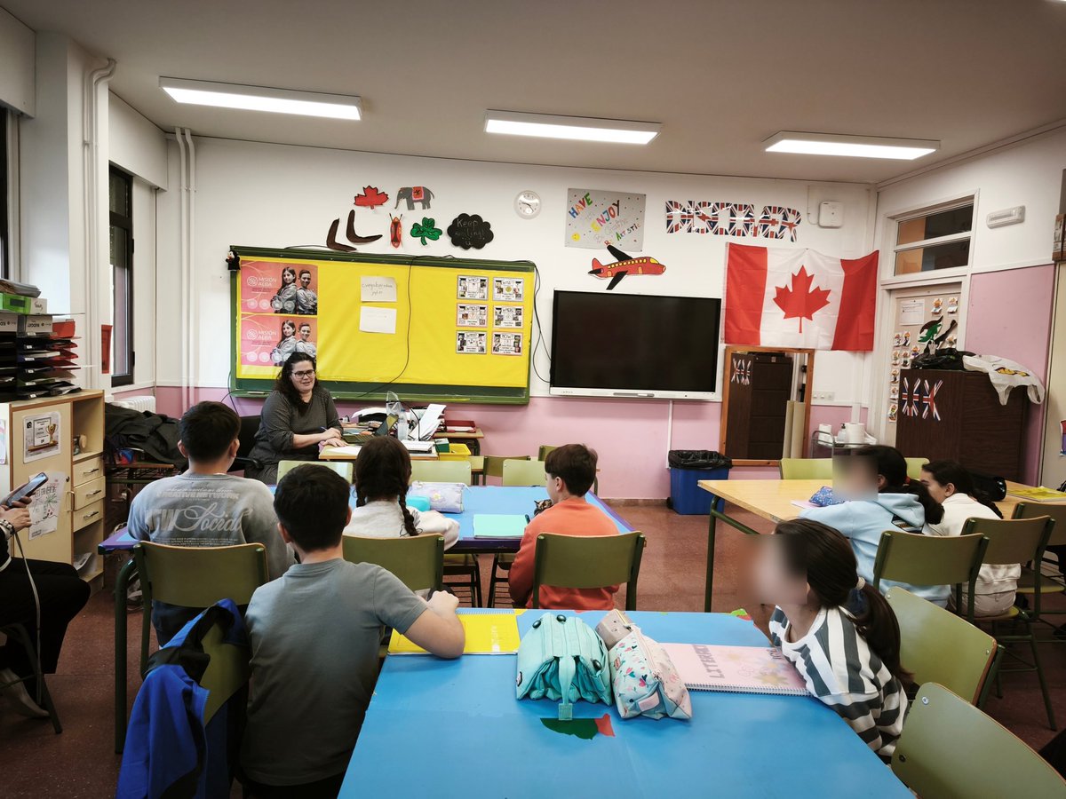LauraBenVil's tweet photo. So happy and lucky to observe @sonrisateacher today 😃 teaching Literacy, Science and Arts to 5th and 6th graders 💻
1st observation #Observa_acción #Comunica_acción #One2One @CFPIdiomas
Thanks to Cristina and her school for such a good welcome and to Mila from @cfievalladolid https://t.co/JC6M5cY7BK
