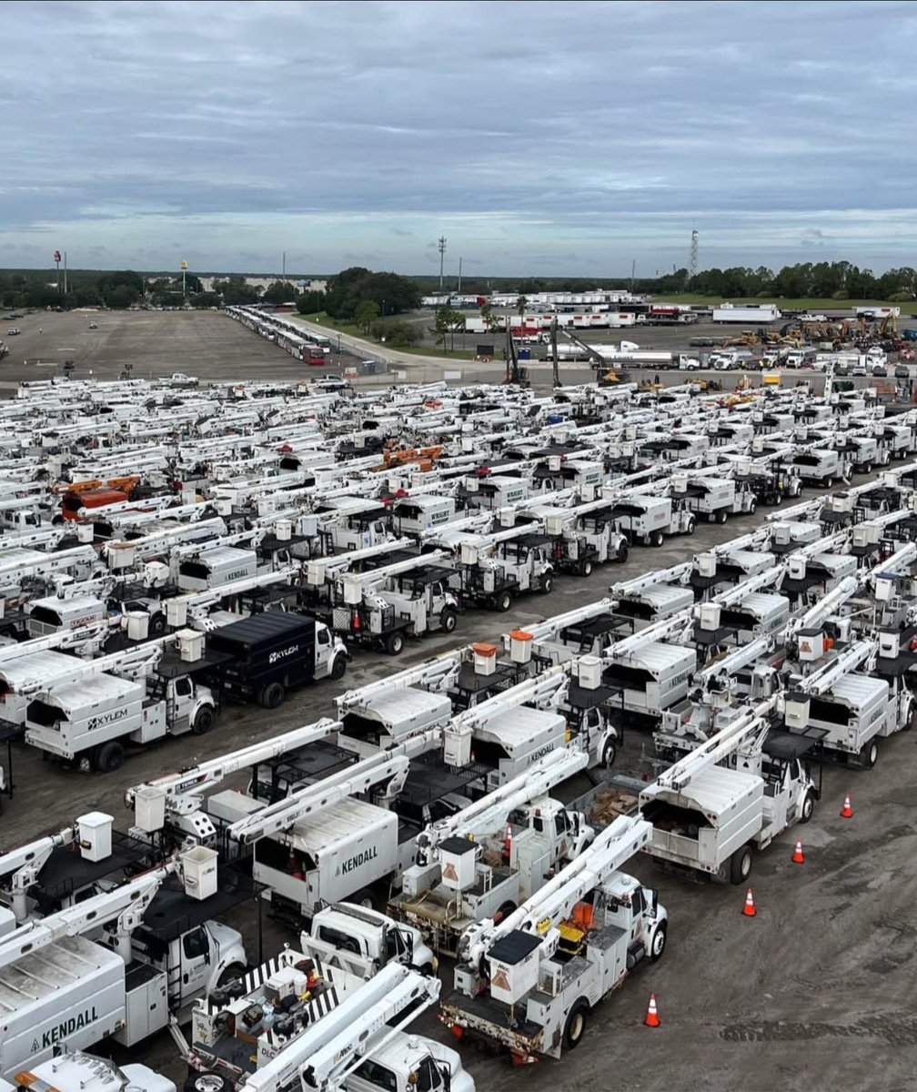 goneers's tweet image. 500 Florida crews are on the way to help with power outages in the Carolinas!