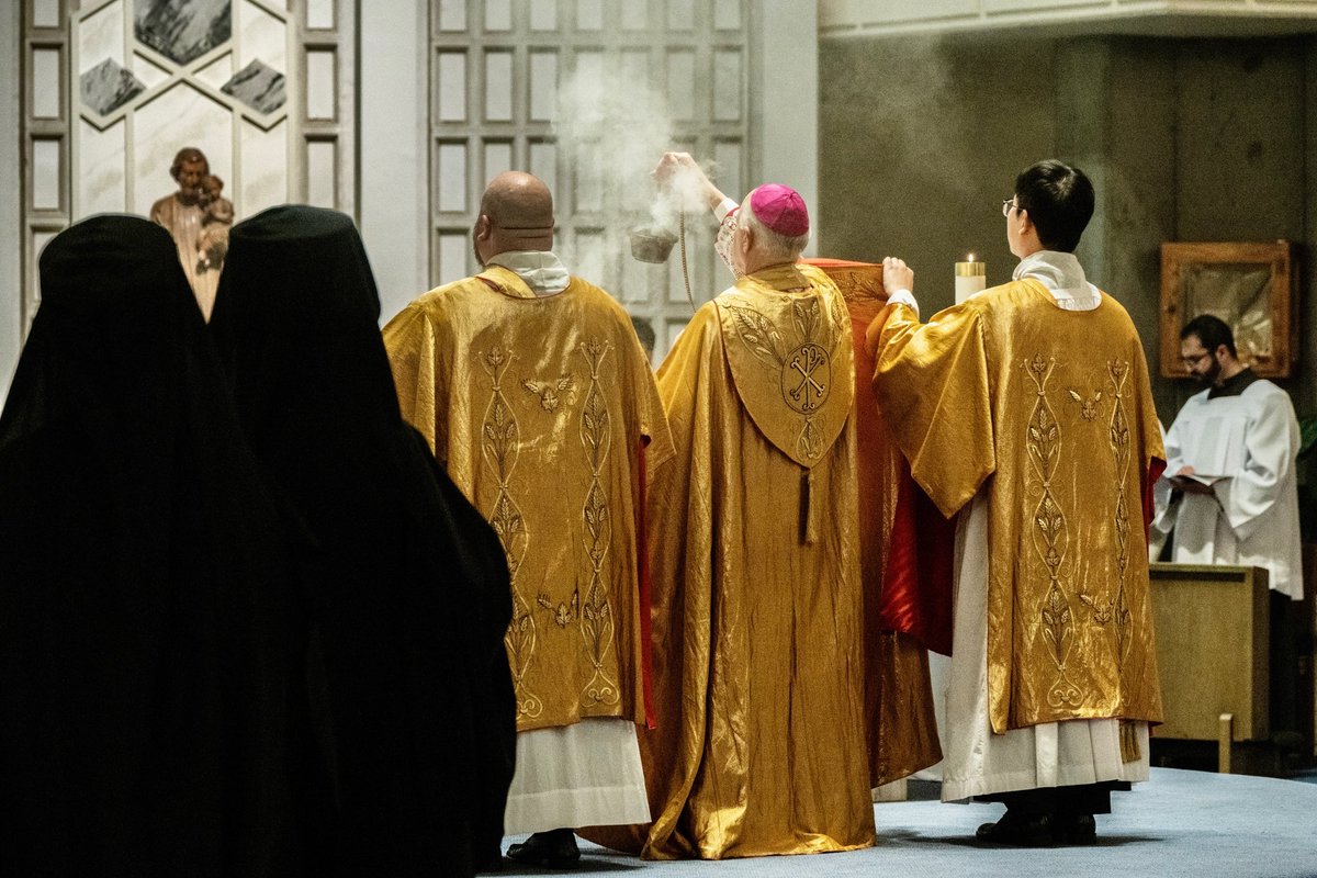 ArchCordileone's tweet image. Last night, Greek Orthodox Metropolitan Gerasimos joined me in leading our communities in Solemn Vespers at St. Pius Church in Redwood City during this Week of Prayer for Christian Unity. This is the 20th anniversary of shared prayer between our archdiocese and the Orthodox