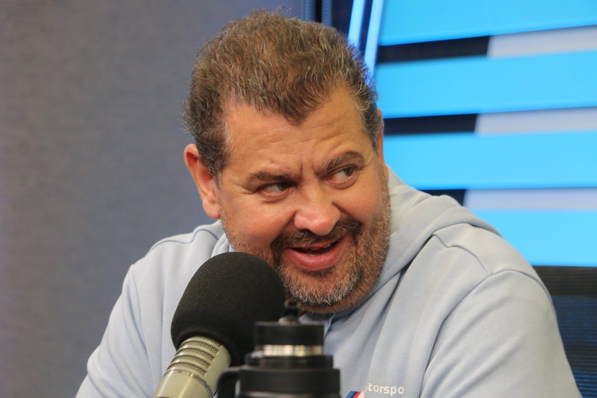 ElEspectadorUy's tweet photo. 🎙️ “El salario de Silvera es un buen salario pero es la mitad de lo que cobra Diego Aguirre. Si el salario de Silvera es de Premier, el de Aguirre es de Champions”

🗣️ Flavio Perchman en @lasvoces_futbol por 𝐄𝐥 𝐄𝐬𝐩𝐞𝐜𝐭𝐚𝐝𝐨𝐫 𝐃𝐞𝐩𝐨𝐫𝐭𝐞𝐬.

📻 810 AM · 92.5 FM
▶️ https://t.co/lQVLUYPC4p