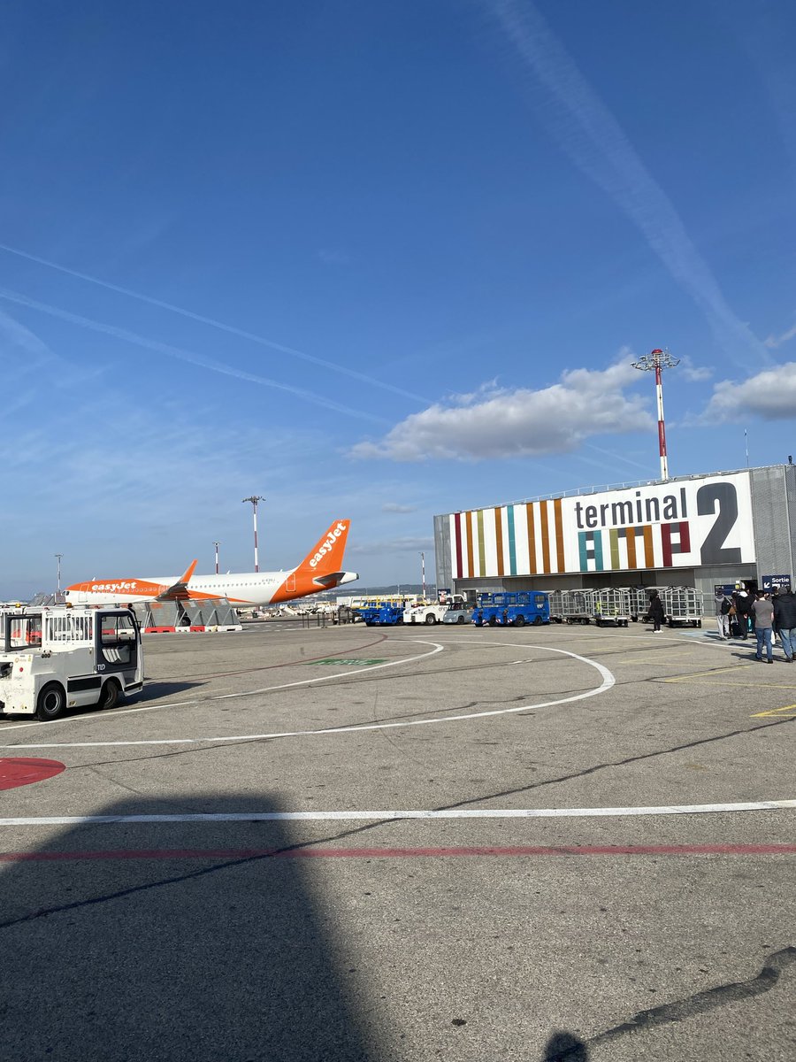 RhysYnwa's tweet photo. Marseille ⚽️🔴✈️ https://t.co/uDEybd3XSD